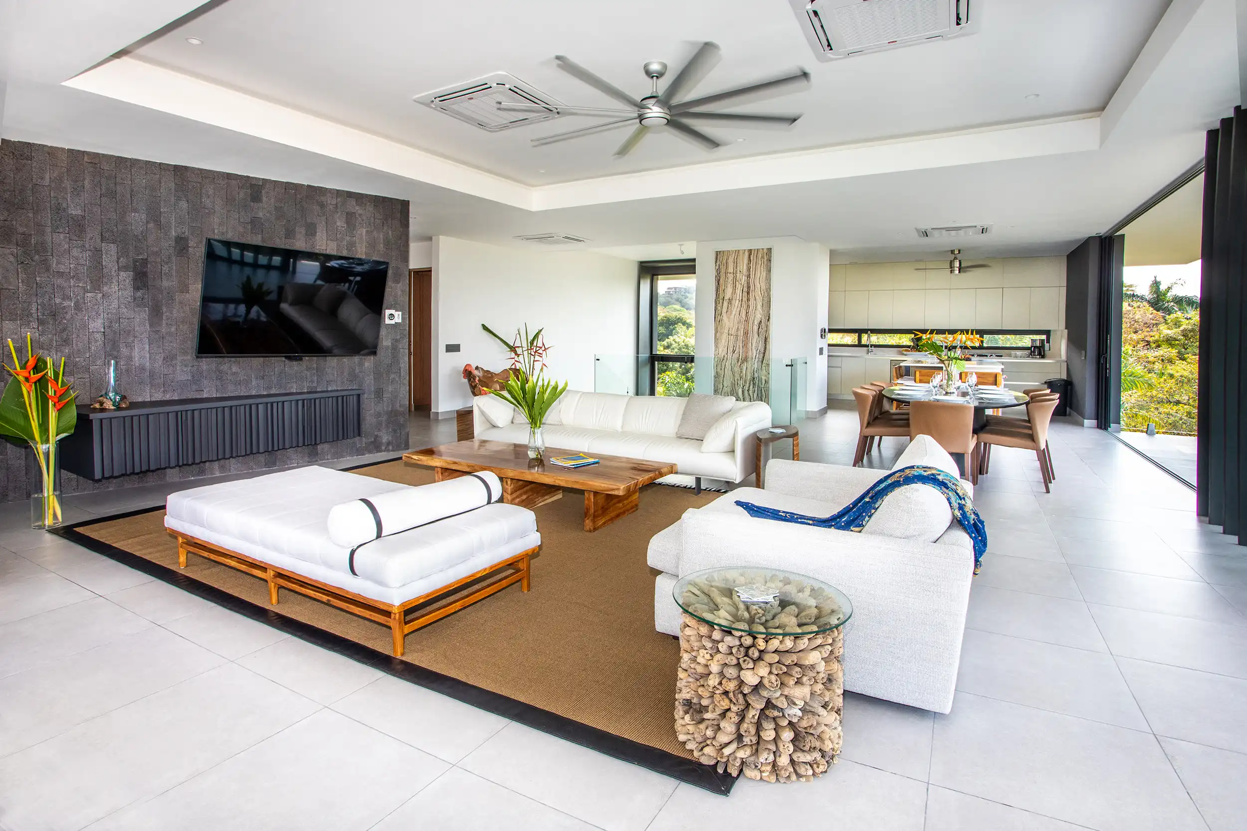 Featured image for “Enjoying Modern Luxury at Casa Nueva Vida on Your Tropical Gateway”