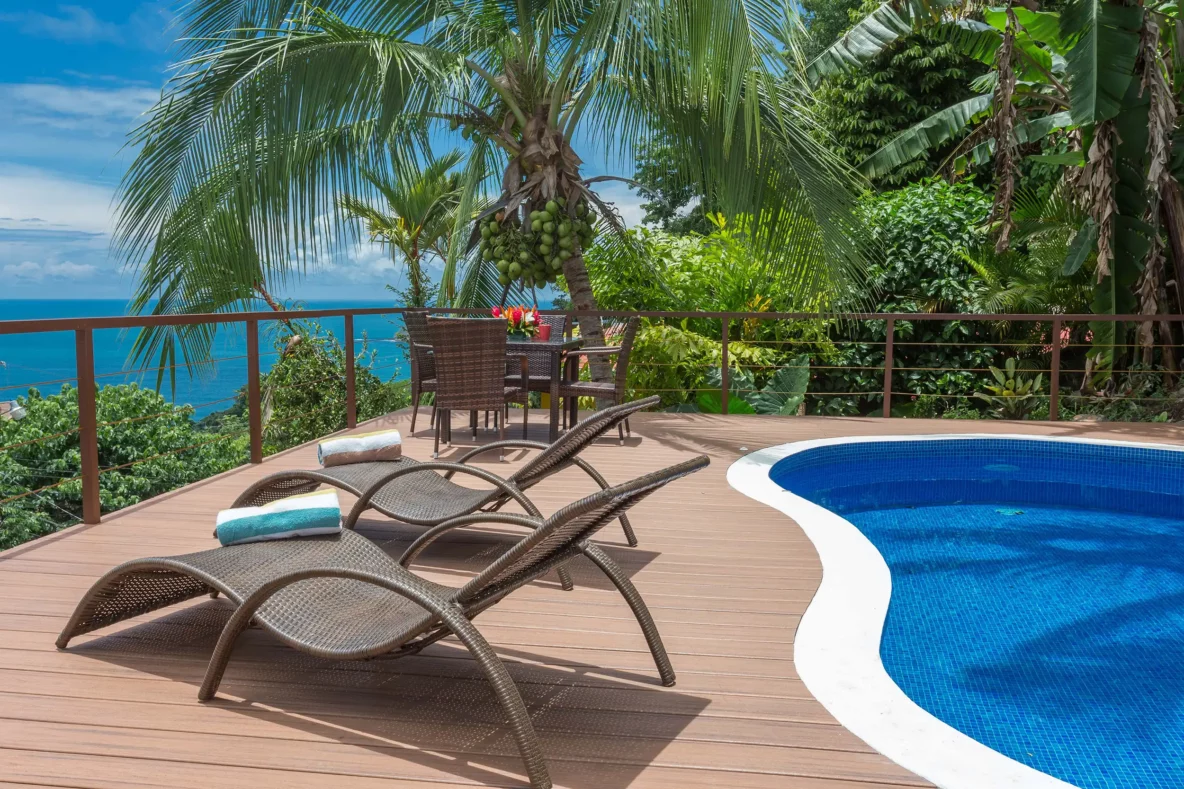 Villa Natura sun deck and pool