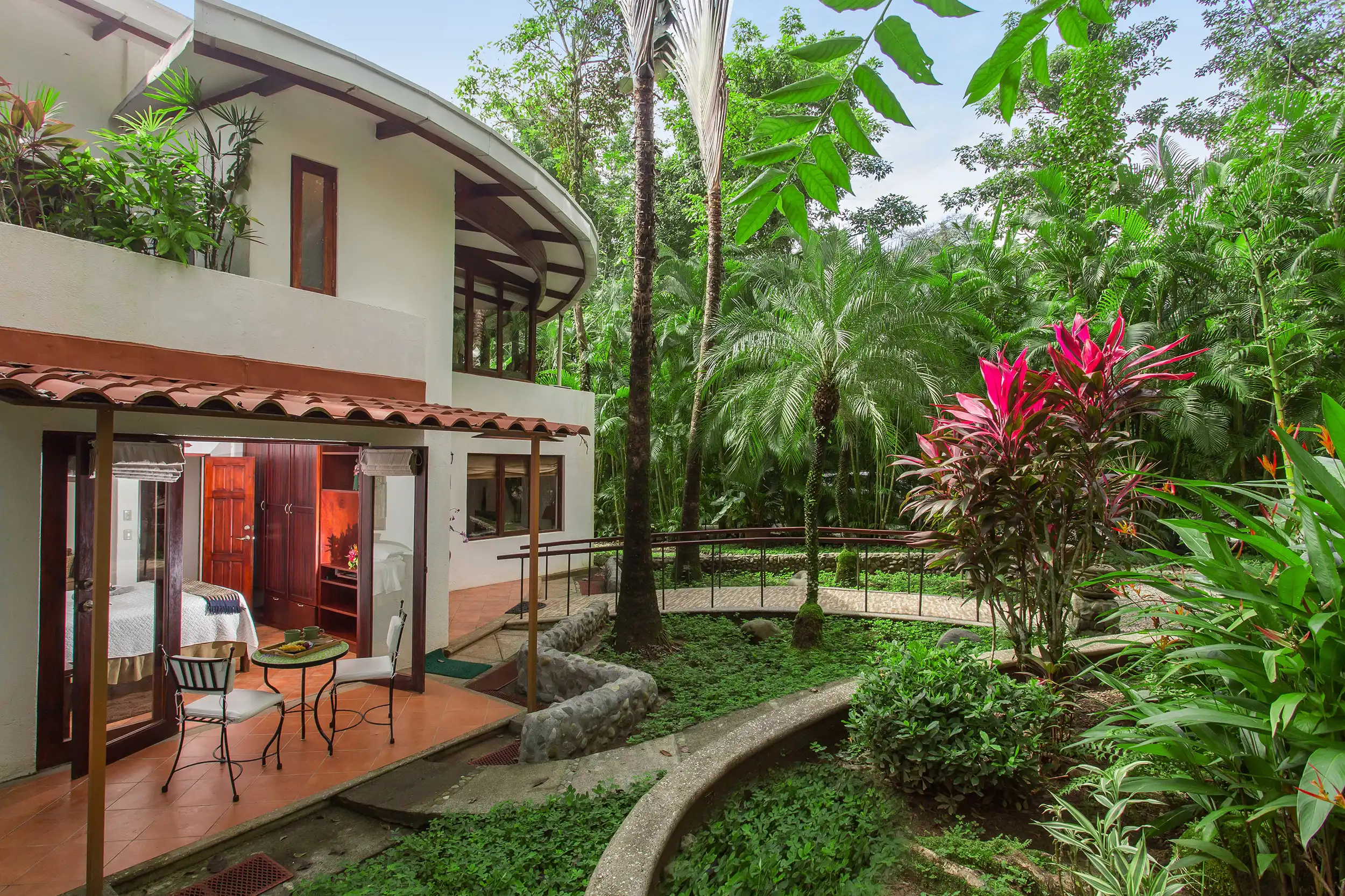 Featured image for “Discovery Beach House – The Epitome of Luxury Beachfront Living in Manuel Antonio”